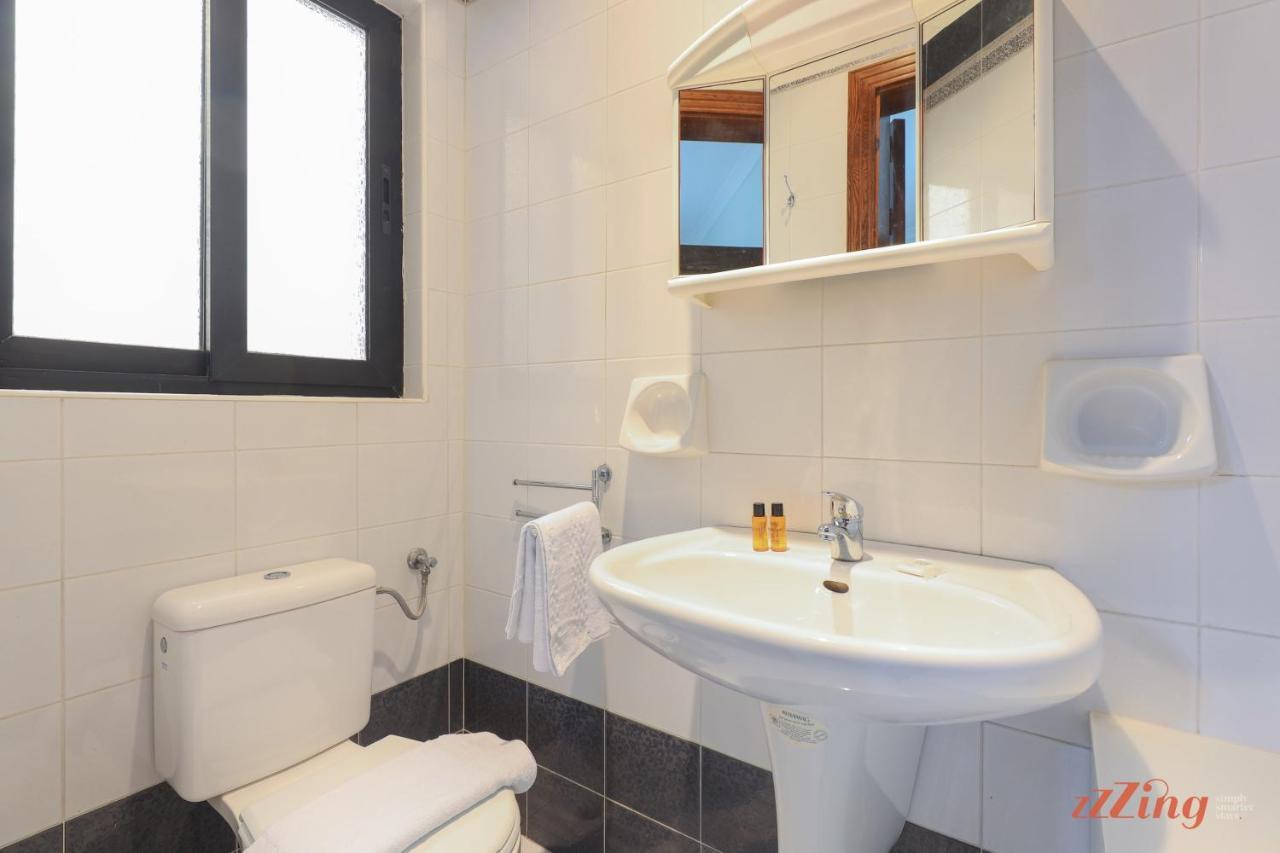 Seafront 2 Bedroom Apartment overlooking Bay Is-Sellum Buitenkant foto